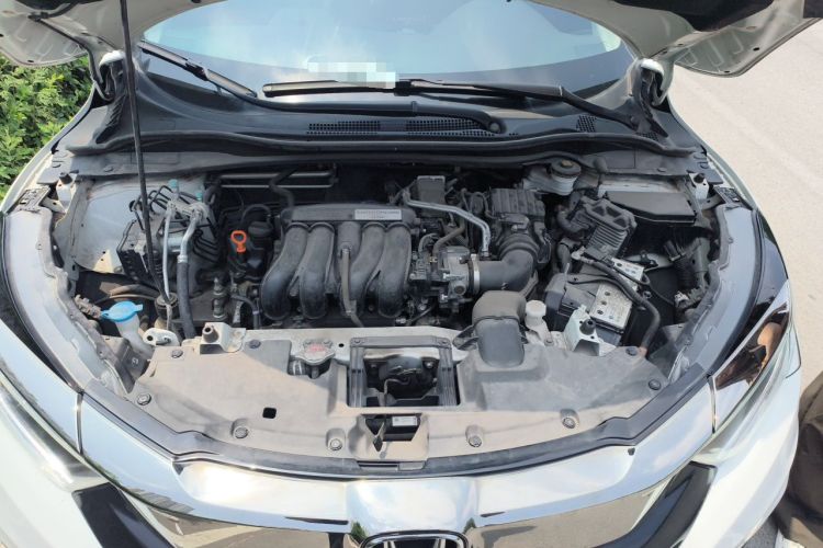 Used Honda Vezel 2020 1.5L CVT Elite Edition Engine Bay