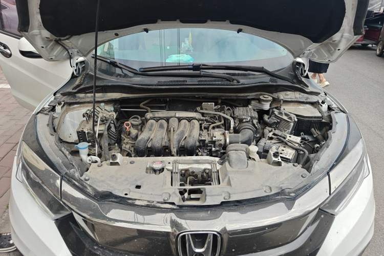 Used Honda Vezel 2020 1.5L CVT Pioneer Edition Engine Bay