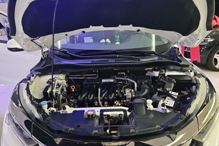 Used Honda Vezel 2020 1.5L CVT Pioneer Edition Engine Bay