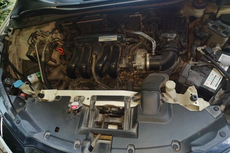 Used Honda Vezel 2020 1.5L CVT Elite Edition Engine Bay
