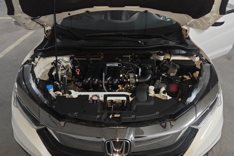 Used Honda Vezel 2020 1.5L CVT Elite Edition Engine Bay