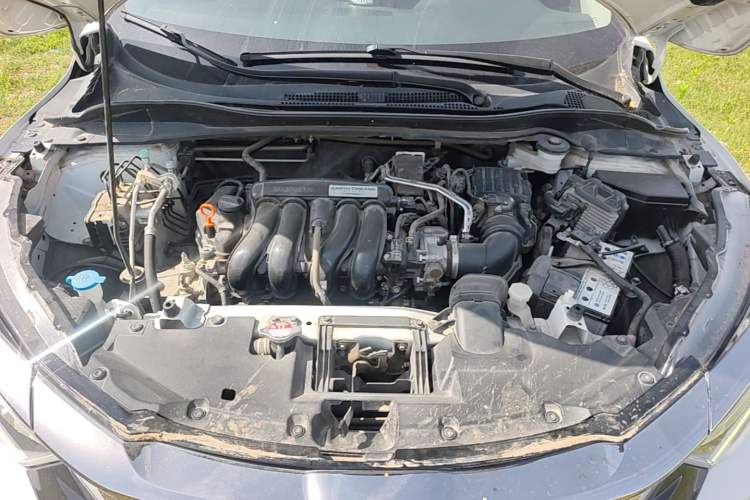 Used Honda Vezel 2020 1.5L CVT Luxury Edition Engine Bay
