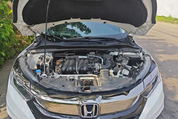 Used Honda Vezel 2020 1.5L CVT Pioneer Edition Engine Bay
