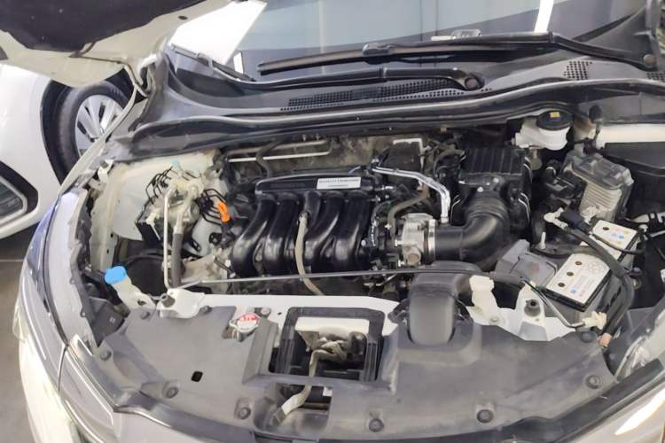 Used Honda Vezel 2020 1.5L CVT Pioneer Edition Engine Bay