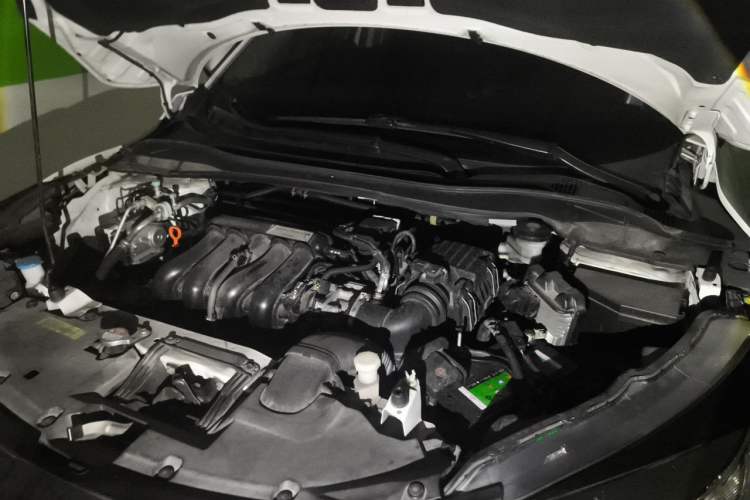 Used Honda Vezel 2020 1.5L CVT Luxury Edition Engine Bay Left