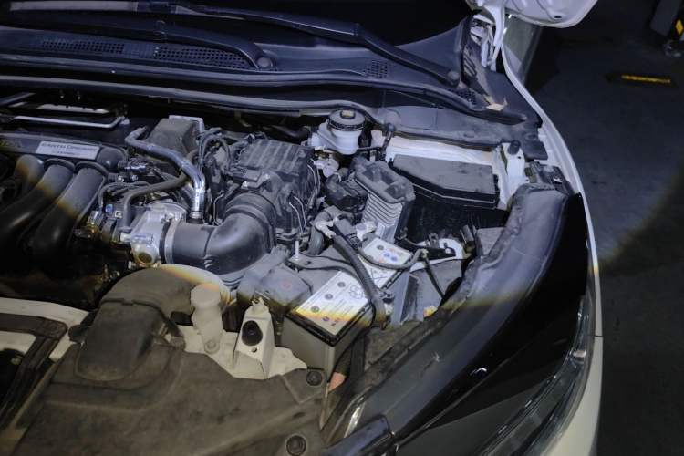 Used Honda Vezel 2020 1.5L CVT Luxury Edition Engine Bay Left