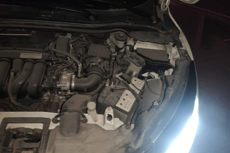 Used Honda Vezel 2020 1.5L CVT Luxury Edition Engine Bay Left