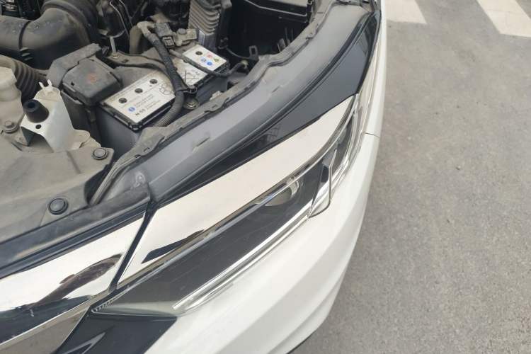 Used Honda Vezel 2020 1.5L CVT Elite Edition Engine Bay Left