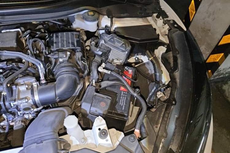 Used Honda Vezel 2020 1.5L CVT Luxury Edition Engine Bay Left