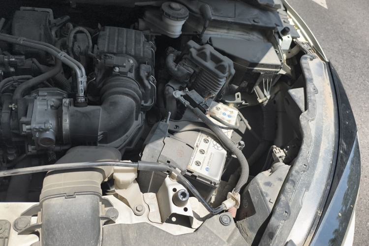 Used Honda Vezel 2020 1.5L CVT Luxury Edition Engine Bay Left
