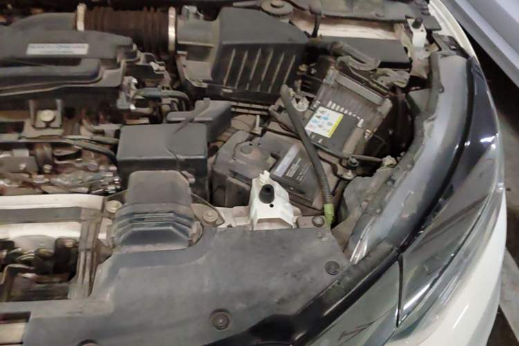 Used Honda Vezel 2020 220 TURBO CVT Luxury Edition Engine Bay Left