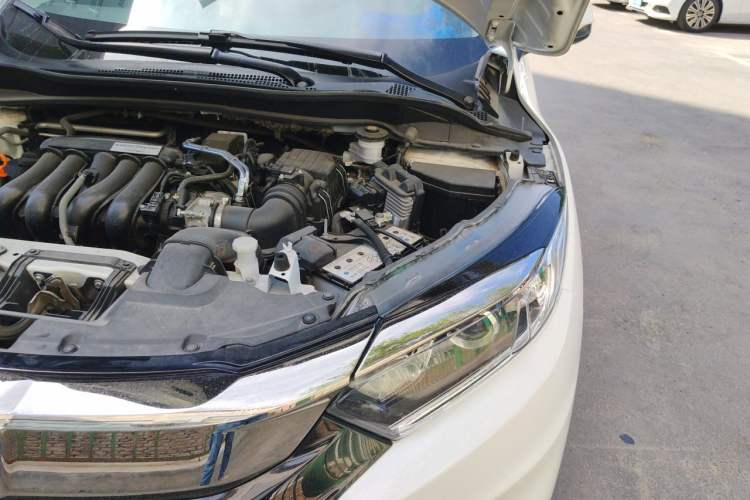 Used Honda Vezel 2020 1.5L CVT Elite Edition Engine Bay Left