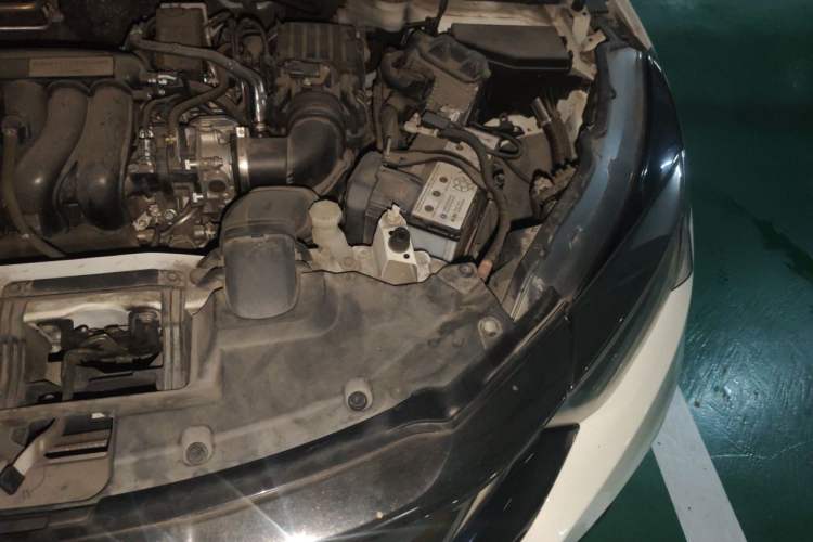 Used Honda Vezel 2020 1.5L CVT Elite Edition Engine Bay Left