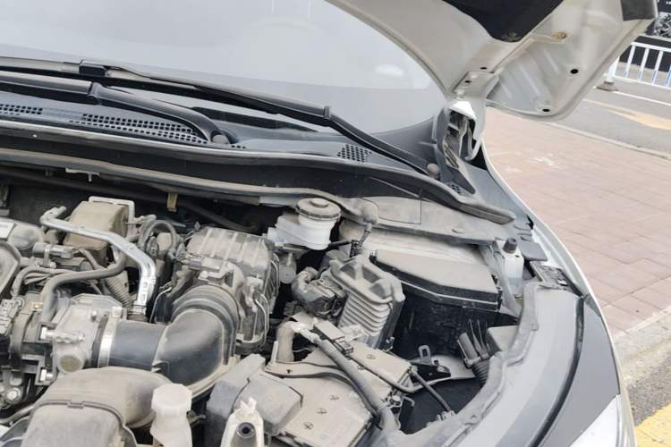 Used Honda Vezel 2020 1.5L CVT Luxury Edition Engine Bay Left