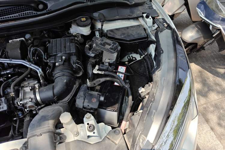 Used Honda Vezel 2020 1.5L CVT Pioneer Edition Engine Bay Left