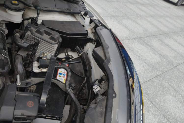 Used Honda Vezel 2020 1.5L CVT Luxury Edition Engine Bay Left