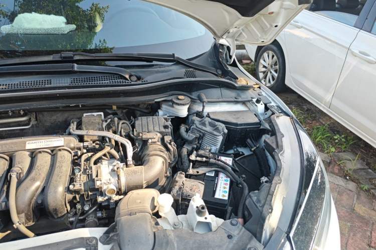 Used Honda Vezel 2020 1.5L CVT Luxury Edition Engine Bay Left
