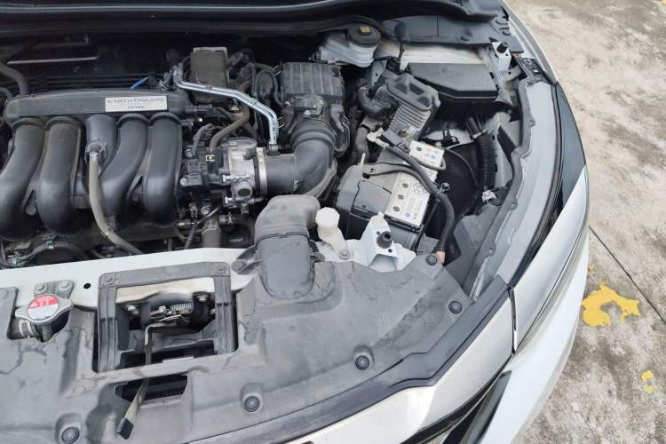 Used Honda Vezel 2020 1.5L CVT Luxury Edition Engine Bay Left
