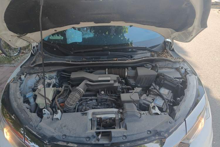 Used Honda Vezel 2020 220 TURBO CVT Elite Edition Engine Bay