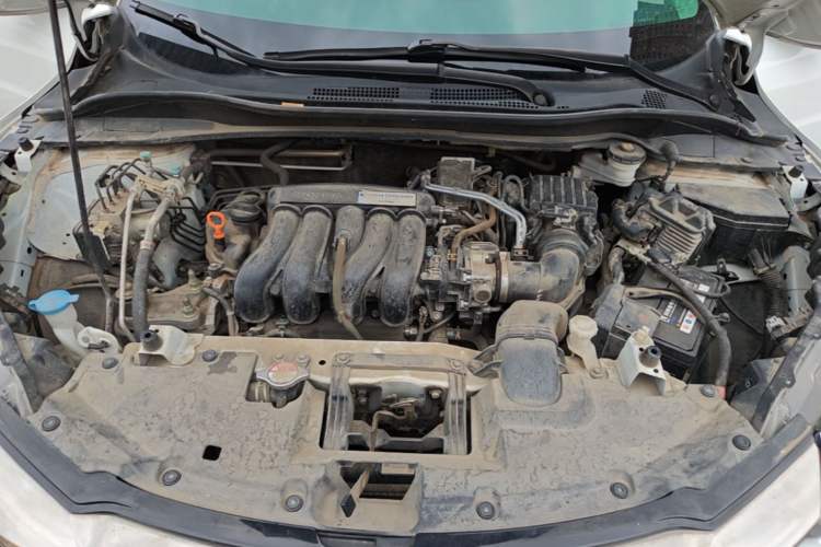 Used Honda Vezel 2020 1.5L CVT Pioneer Edition Engine Bay