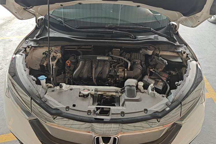 Used Honda Vezel 2020 1.5L CVT Elite Edition Engine Bay