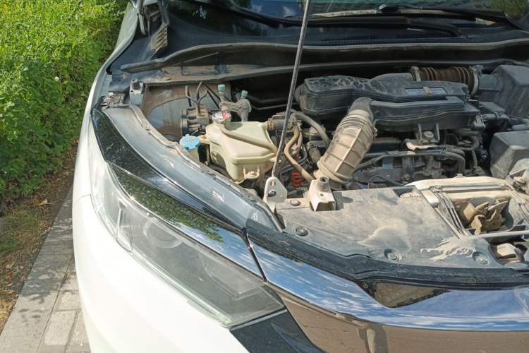 Used Honda Vezel 2020 220 TURBO CVT Elite Edition Engine Bay Right