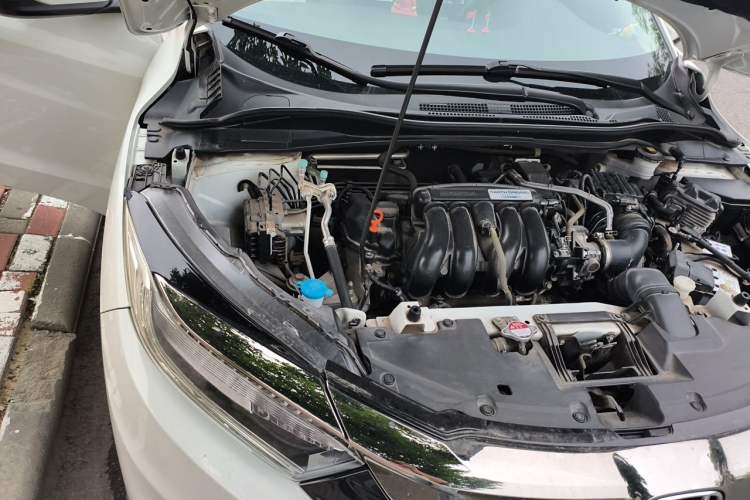 Used Honda Vezel 2020 1.5L CVT Luxury Edition Engine Bay Right