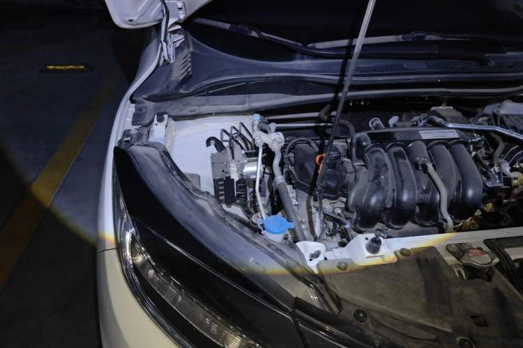 Used Honda Vezel 2020 1.5L CVT Luxury Edition Engine Bay Right