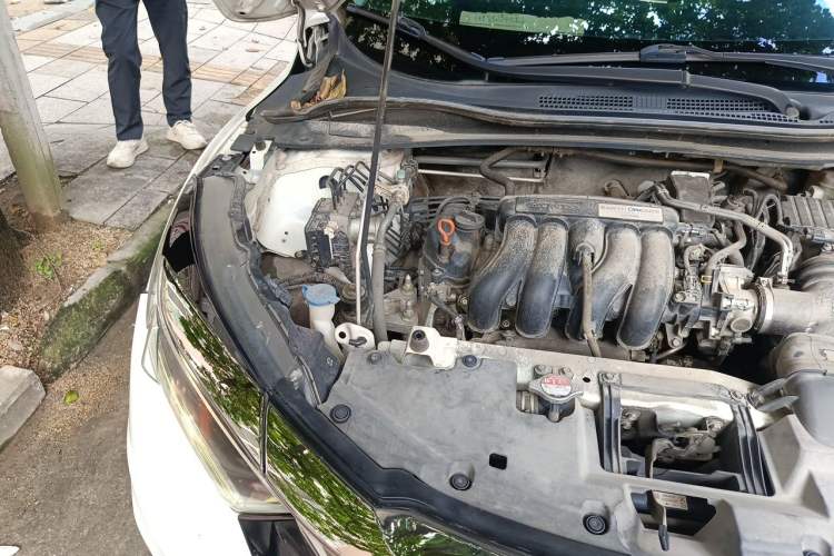 Used Honda Vezel 2020 1.5L CVT Elite Edition Engine Bay Right