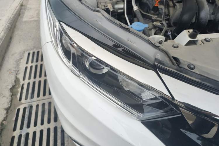 Used Honda Vezel 2020 1.5L CVT Elite Edition Engine Bay Right