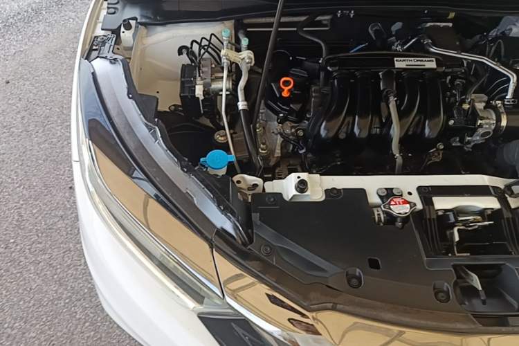 Used Honda Vezel 2020 1.5L CVT Luxury Edition Engine Bay Right