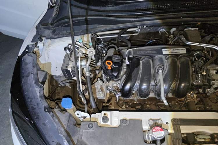 Used Honda Vezel 2020 1.5L CVT Luxury Edition Engine Bay Right