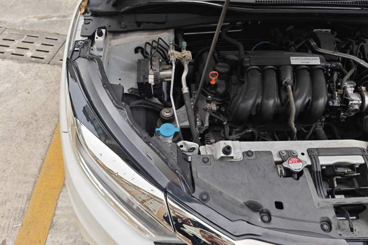 Used Honda Vezel 2020 1.5L CVT Luxury Edition Engine Bay Right