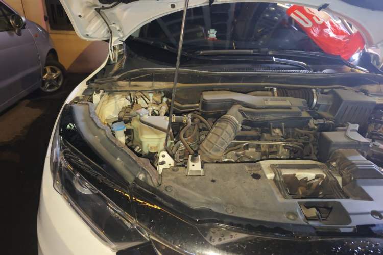 Used Honda Vezel 2020 220 TURBO CVT Elite Edition Engine Bay Right