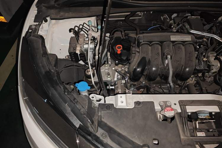 Used Honda Vezel 2020 1.5L CVT Luxury Edition Engine Bay Right