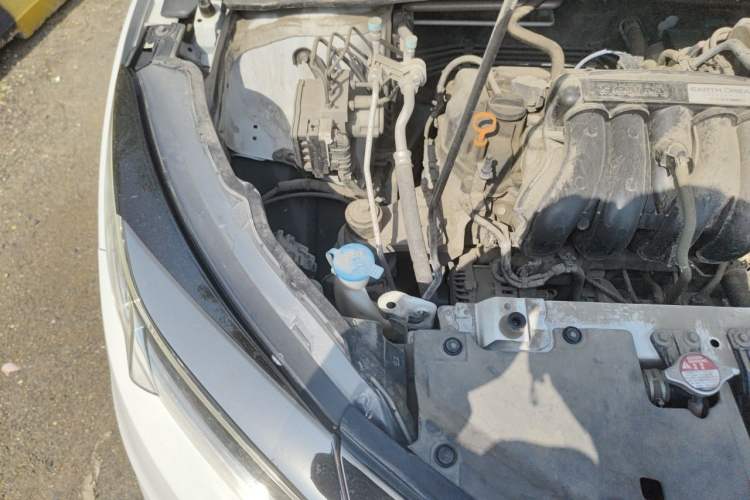 Used Honda Vezel 2020 1.5L CVT Elite Edition Engine Bay Right