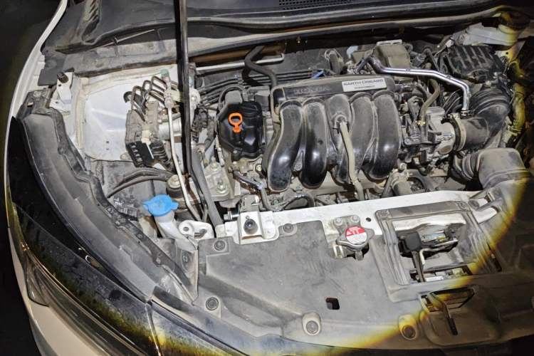 Used Honda Vezel 2020 1.5L CVT Pioneer Edition Engine Bay Right