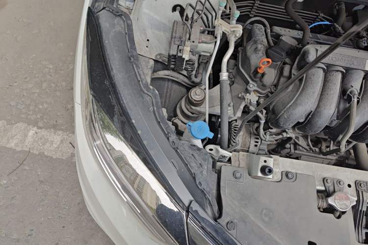 Used Honda Vezel 2020 1.5L CVT Luxury Edition Engine Bay Right
