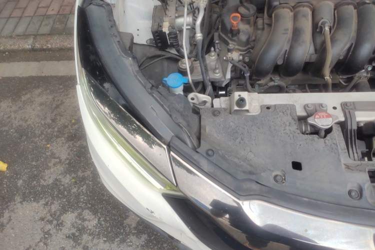 Used Honda Vezel 2020 1.5L CVT Luxury Edition Engine Bay Right