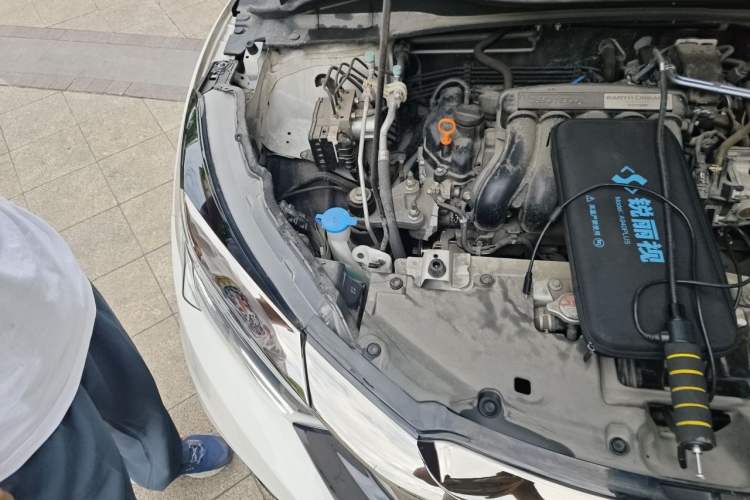 Used Honda Vezel 2020 1.5L CVT Elite Edition Engine Bay Right