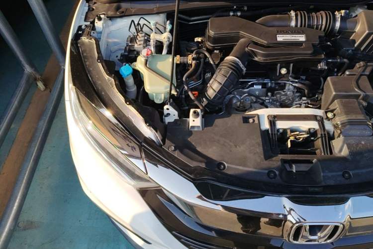 Used Honda Vezel 2020 220 TURBO CVT Luxury Edition Engine Bay Right