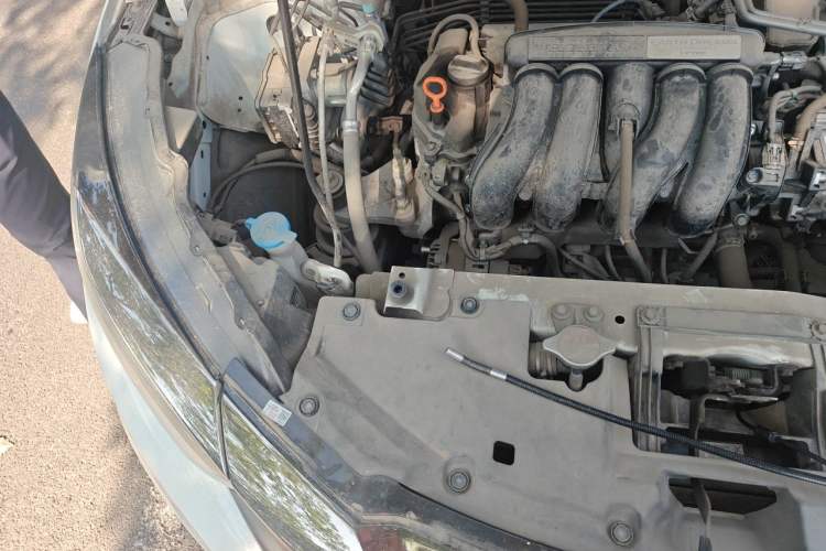 Used Honda Vezel 2020 1.5L CVT Luxury Edition Engine Bay Right