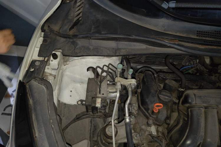 Used Honda Vezel 2020 1.5L CVT Elite Edition Engine Bay Right