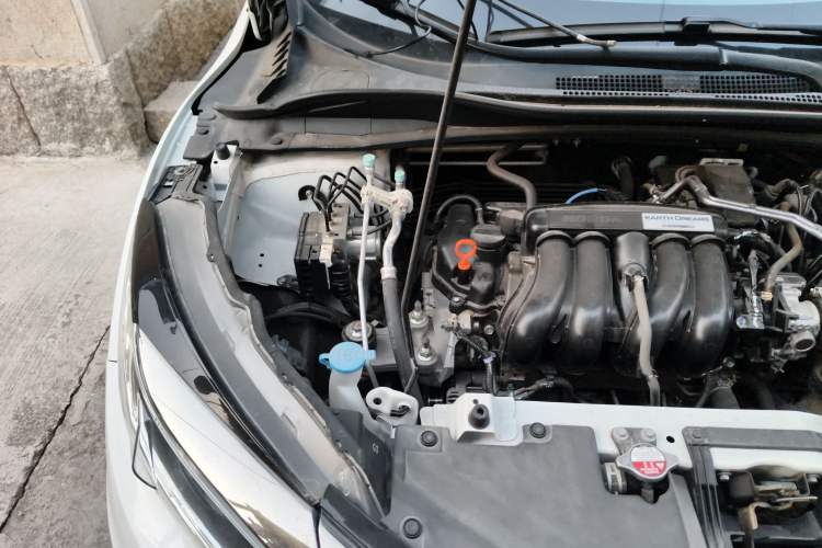 Used Honda Vezel 2020 1.5L CVT Pioneer Edition Engine Bay Right