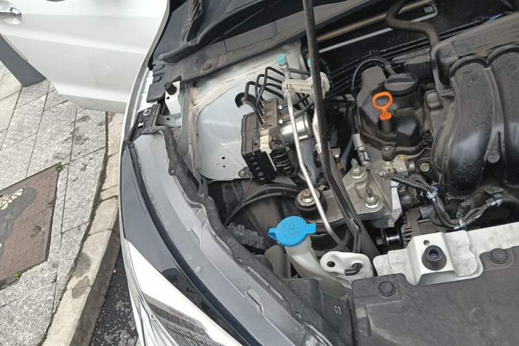 Used Honda Vezel 2020 1.5L CVT Pioneer Edition Engine Bay Right