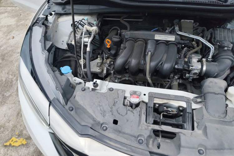 Used Honda Vezel 2020 1.5L CVT Luxury Edition Engine Bay Right