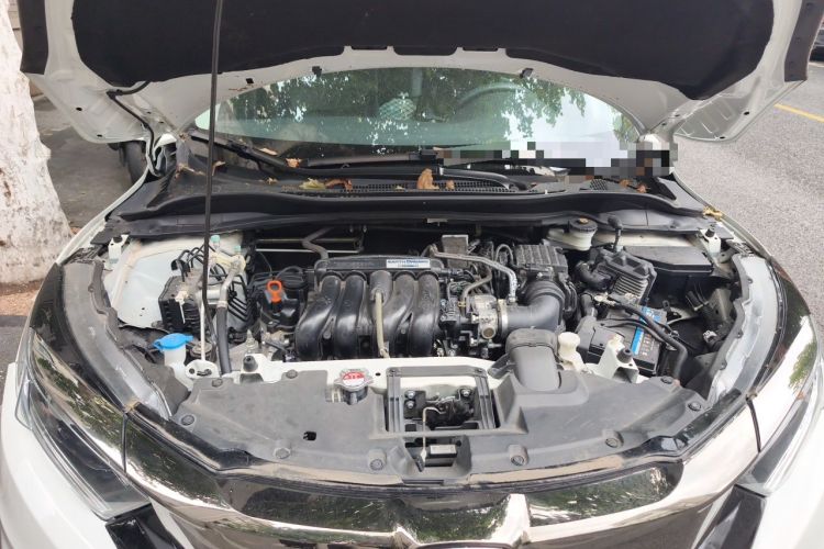 Used Honda Vezel 2020 1.5L CVT Elite Edition Engine Bay