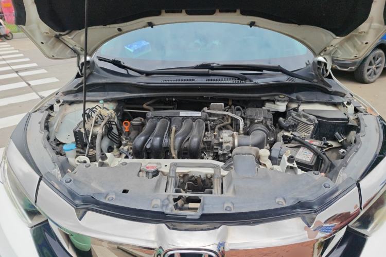 Used Honda Vezel 2020 1.5L CVT Elite Edition Engine Bay
