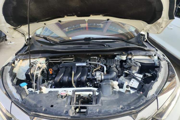 Used Honda Vezel 2020 1.5L CVT Luxury Edition Engine Bay
