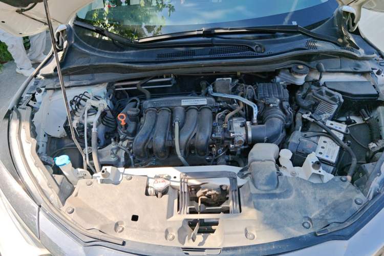 Used Honda Vezel 2020 1.5L CVT Pioneer Edition Engine Bay
